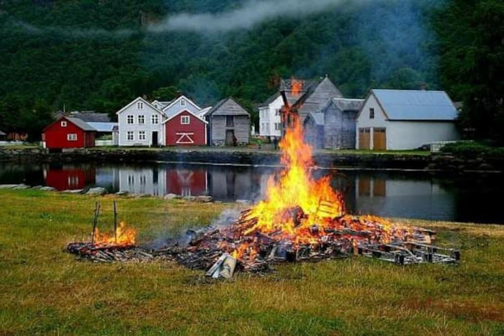Kvammehuset Pa Gamle Laerdalsoyri Villa Luaran gambar
